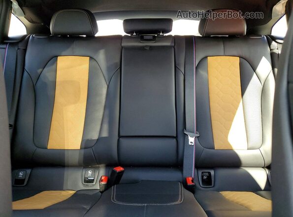 5YM23EC00N9N37115 2022 BMW X4 Blue Rear seats view