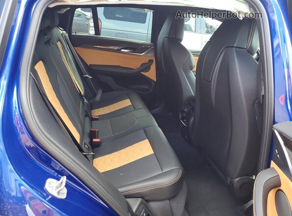 5YM23EC00N9N37115 2022 BMW X4 Blue Rear interior view