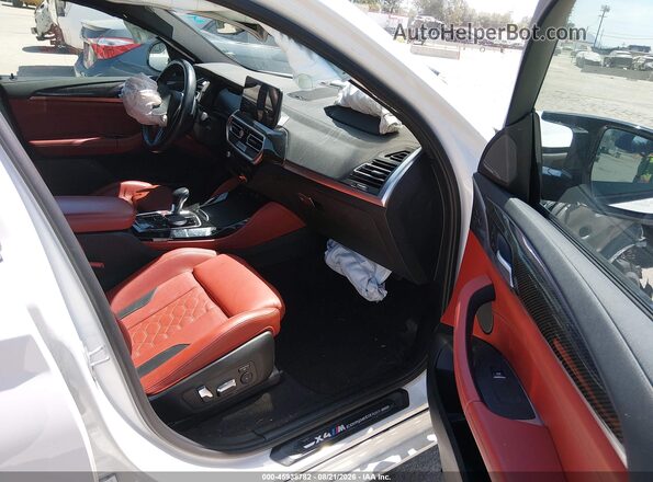 5YM23EC05P9P68840 2023 BMW X4 White Widok wnętrza z przodu