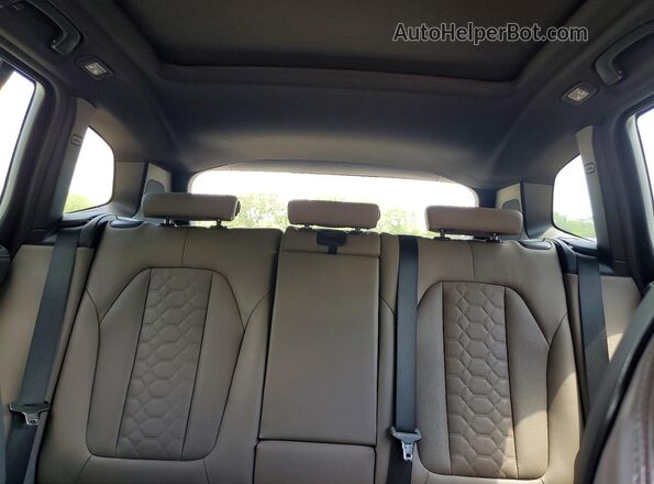 5YMTS0C03L9B17410 2020 BMW X3 Gray Widok tylnych siedzeń
