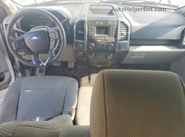1FTFW1E59JFC66862 2018 FORD F150 White Widok zestawu wskaźników