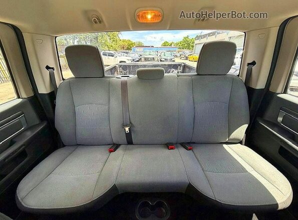 1C6RR7TT6MS521432 2021 RAM 1500 White უკანა სალონის ხედი