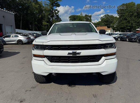 1GCVKPEHXHZ301809 2017 CHEVROLET SILVERADO White Front interior view