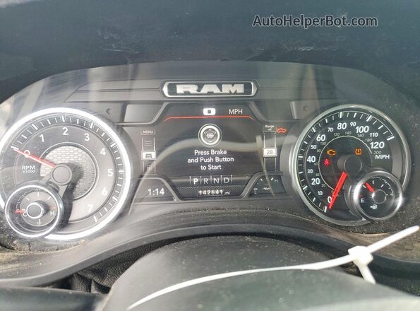 1C6RREBT6NN218964 2022 RAM 1500 Серебряный Вид задних сидений