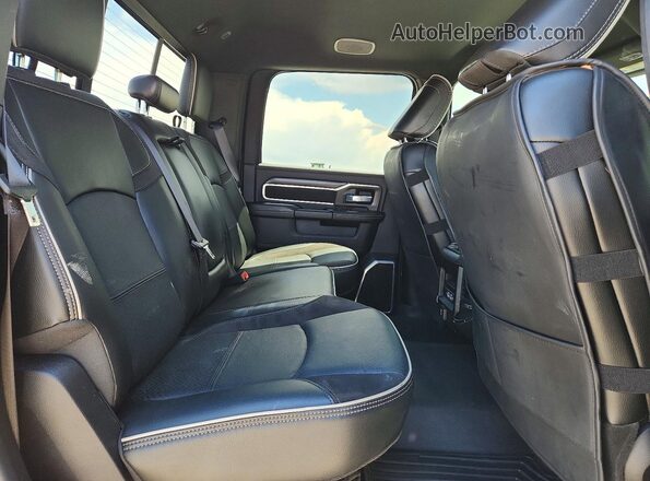3C6UR5FJ0RG160691 2024 RAM 2500 Black Вид задньої частини салону