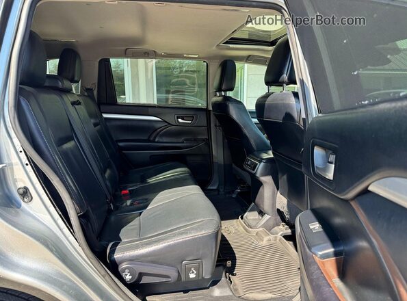 5TDJZRFH7HS362671 2017 TOYOTA HIGHLANDER Серебряный Вид сзади