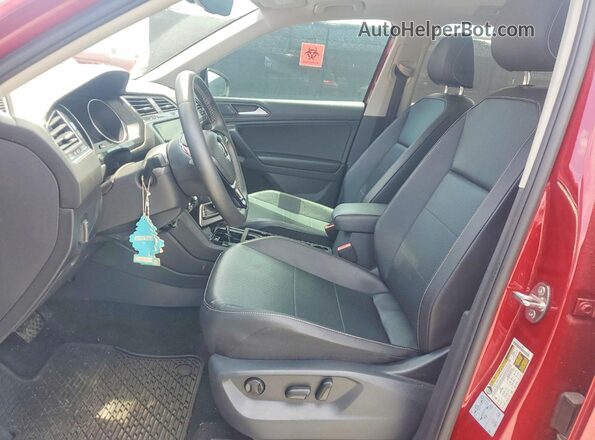 3VV3B7AXXMM031689 2021 VOLKSWAGEN TIGUAN Красный Вид панели приборов