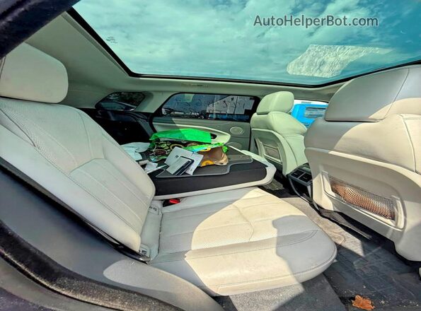 SALVR2BG9HH215125 2017 LAND ROVER RANGE Blue Vista interior delantera