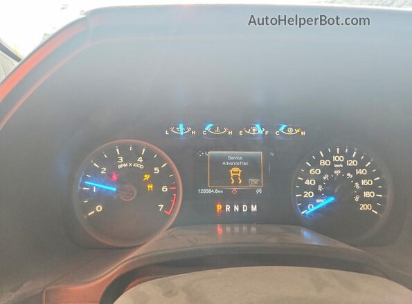1FTEX1CPXJKD89610 2018 FORD F150 Белый Вид задних сидений