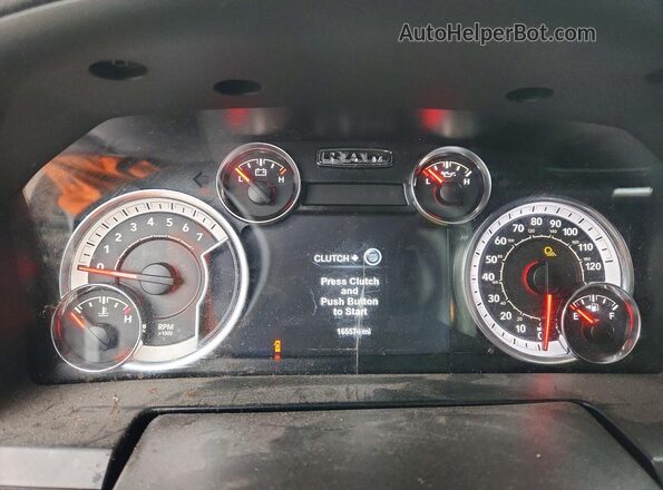 1C6RR7MT8JS167021 2018 RAM 1500 Белый Вид задних сидений