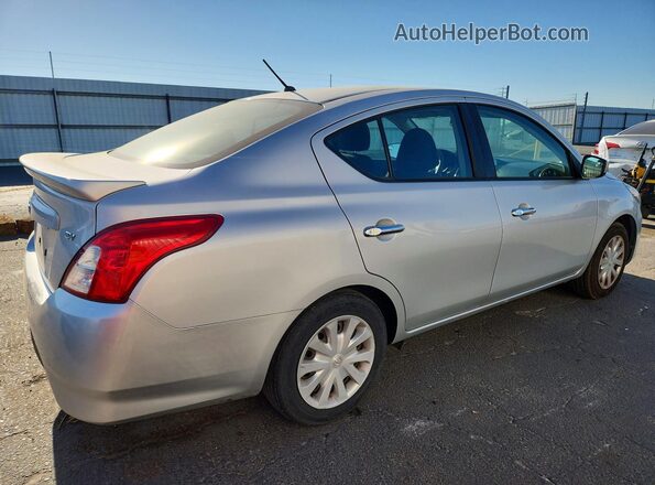 3N1CN7AP8HK452370 2017 NISSAN VERSA Silver Առջևի աջ