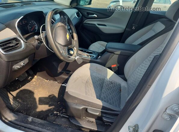 2GNAXREV8J6204327 2018 CHEVROLET EQUINOX Белый Вид панели приборов