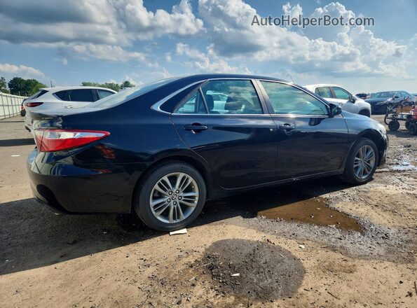 4T1BF1FK7HU713810 2017 TOYOTA CAMRY Black Przód prawy