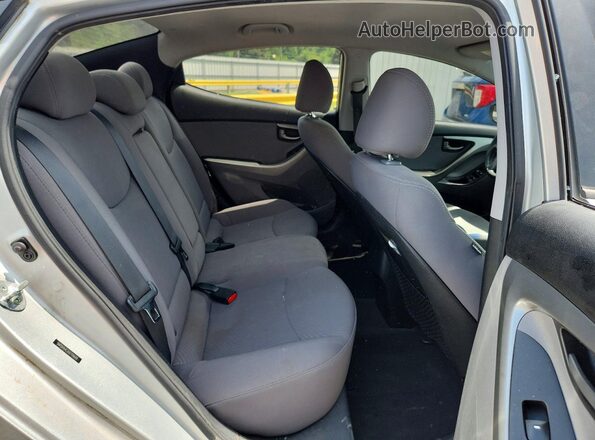 5NPDH4AE3GH709689 2016 HYUNDAI ELANTRA Серебряный Вид задней части салона