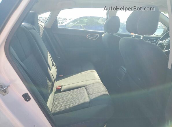 3N1AB7AP5HY307803 2017 NISSAN SENTRA White Widok wnętrza z tyłu