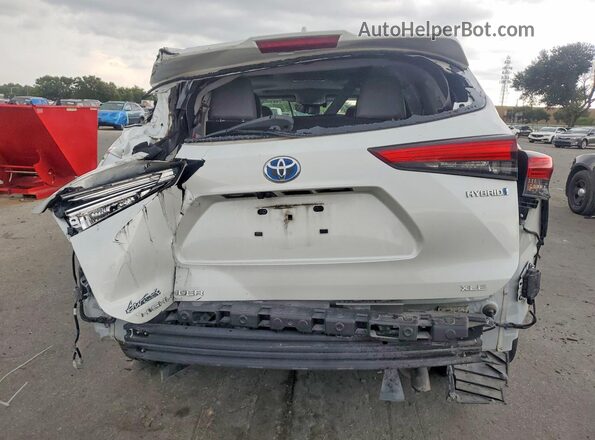 5TDABRCH6PS581340 2023 TOYOTA HIGHLANDER White Вид салону спереду