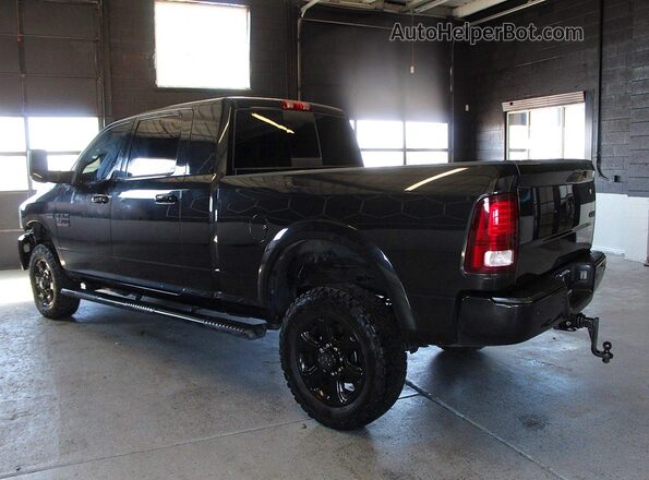 3C6UR5NJ1JG192443 2018 RAM 2500 Черный Вид спереди