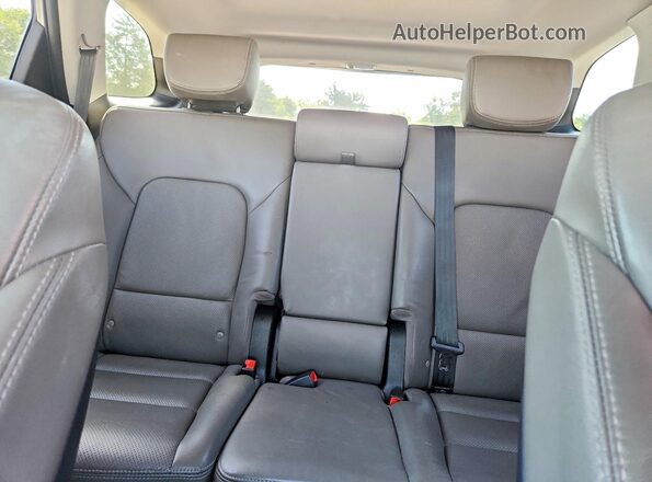 KM8SRDHF3HU182954 2017 HYUNDAI SANTA Silver Vista interior trasera