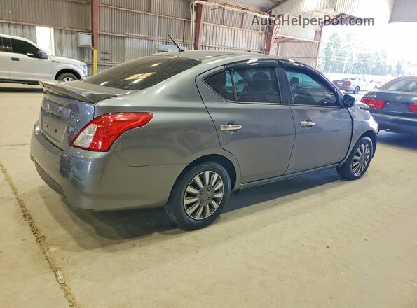 3N1CN7AP6JL879627 2018 NISSAN VERSA Gray Delantero derecho