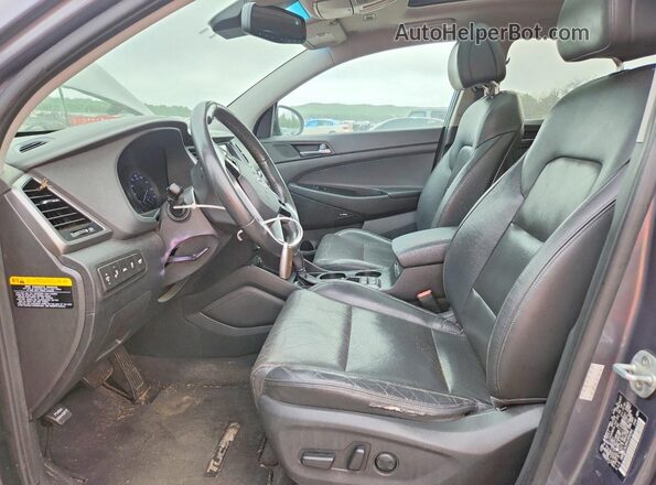 KM8J3CA28HU304044 2017 HYUNDAI TUCSON Gray Widok deski rozdzielczej