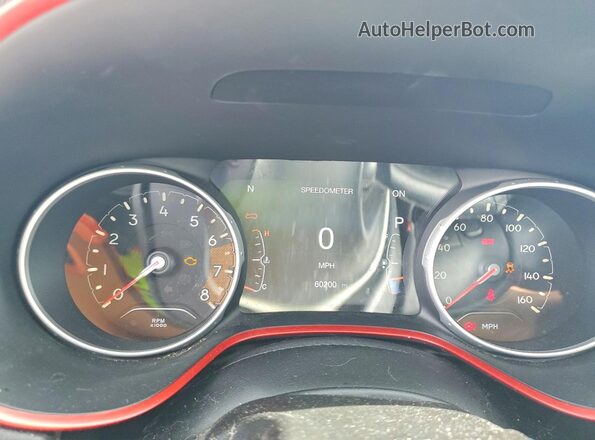 3C4NJDDB5JT501489 2018 JEEP COMPASS Red Rear seats view