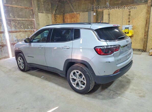 3C4NJDBNXRT133139 2024 JEEP COMPASS Серебряный Задняя правая четверть