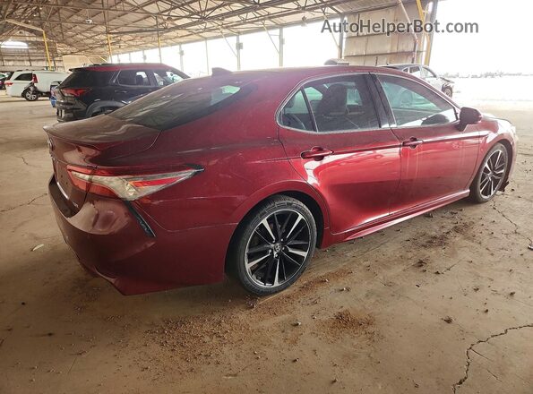 4T1BZ1HK0JU506718 2018 TOYOTA CAMRY Red Przód prawy