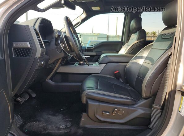 1FTFW1RG8HFC50397 2017 FORD F150 Silver Widok deski rozdzielczej