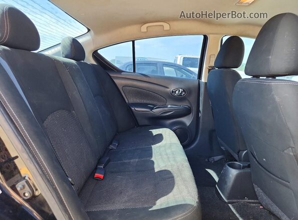 3N1CN7APXJL808592 2018 NISSAN VERSA Black Widok wnętrza z tyłu