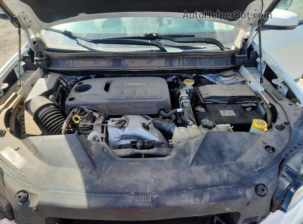 1C4PJMLN0LD541315 2020 JEEP CHEROKEE Белый Вид подкапотного пространства