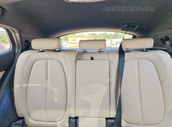 WBXYJ1C06N5U39007 2022 BMW X2 Black Вид задньої частини салону