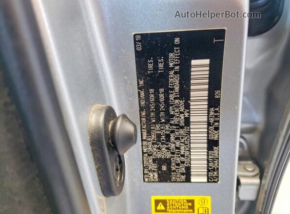 5TDZZRFH3JS257702 2018 TOYOTA HIGHLANDER Silver 360 interior view