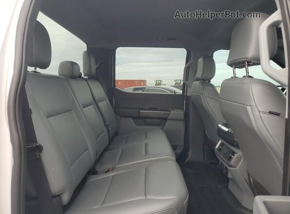 1FT6W1EV0PWG32426 2023 FORD F-150 LIGHTNING Белый Вид задней части салона