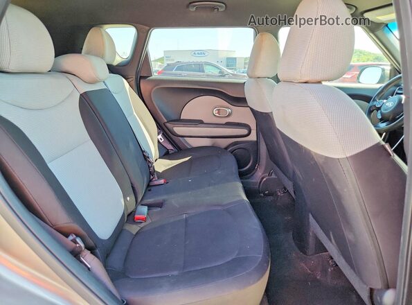 KNDJN2A20G7320695 2016 KIA SOUL Серый Вид задней части салона