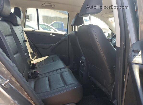 WVGBV7AX1GW580182 2016 VOLKSWAGEN TIGUAN Gray Engine compartment view
