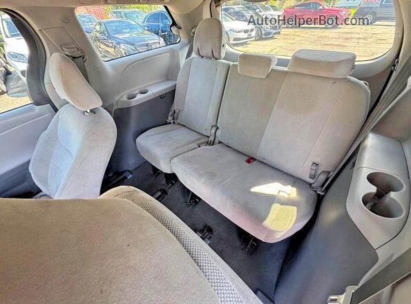 5TDZZ3DCXLS083327 2020 TOYOTA SIENNA Black Front interior view