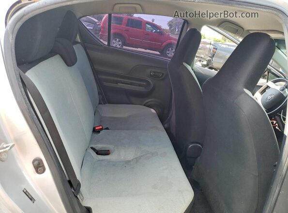 JTDKDTB33G1115976 2016 TOYOTA PRIUS Silver Widok wnętrza z tyłu