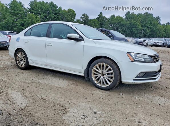 3VWL17AJ7GM252553 2016 VOLKSWAGEN JETTA White Widok z przodu