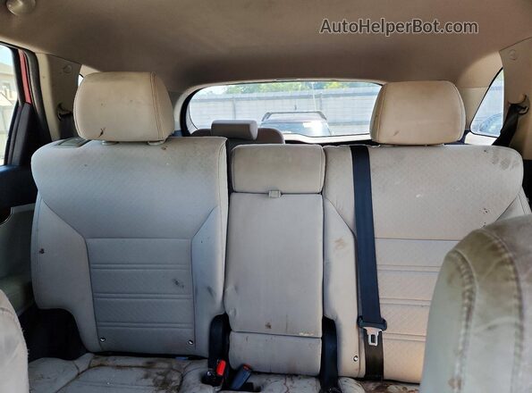 5XYPGDA53GG109682 2016 KIA SORENTO Red Widok wnętrza z tyłu