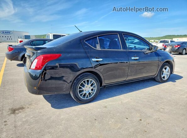 3N1CN7APXJL808592 2018 NISSAN VERSA Black Przód prawy