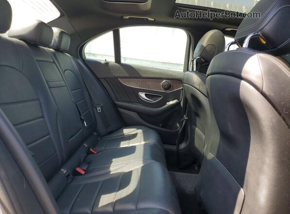55SWF4JBXHU225943 2017 MERCEDES-BENZ C-CLASS Silver Widok wnętrza z tyłu