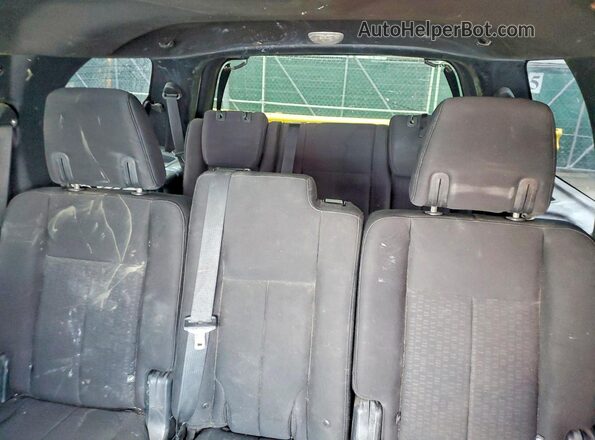 1FMJU1JT9HEA28929 2017 FORD EXPEDITION Silver Widok wnętrza z tyłu