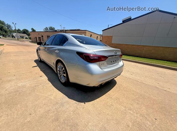 JN1EV7AR4JM440734 2018 INFINITI Q50 Серебряный Передняя правая четверть