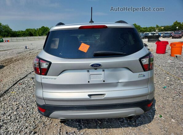 1FMCU9HD2JUA26666 2018 FORD ESCAPE Silver წინა სალონის ხედი