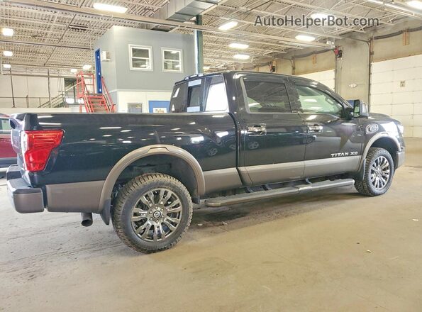 1N6BA1F48JN537562 2018 NISSAN TITAN Черный Передняя правая четверть