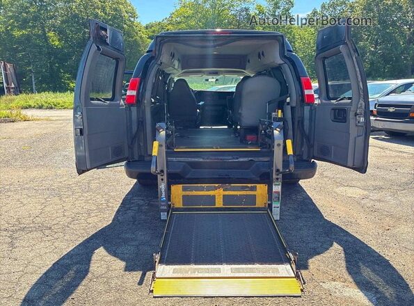 1GAWGEFF0H1252716 2017 CHEVROLET EXPRESS Gray Вид ззаду