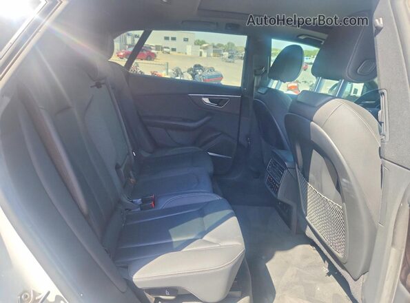 WA1FVAF14MD026496 2021 AUDI Q8 White Vista del compartimento del motor