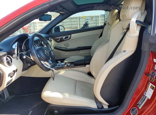 WDDPK3JAXJF149781 2018 MERCEDES-BENZ SLC Red Առջևի վահանակի տեսք