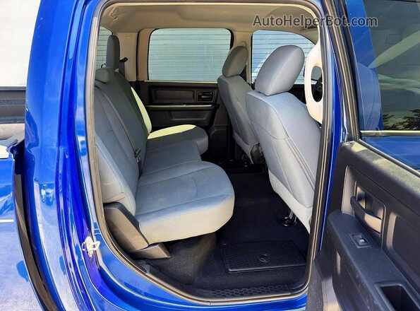 3C6RR6KG2JG249849 2018 RAM 1500 Blue Вид підкапотного простору