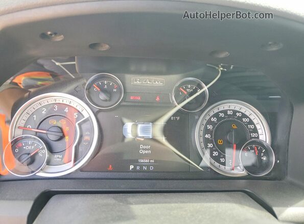 1C6RR7LM4JS355447 2018 RAM 1500 White Вид задніх сидінь